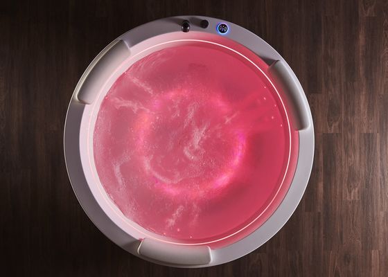 D1600mm 丸いマッサージ バスタブ 2つの内部 LED ストライプ 隠された泡風呂 - 小さなスペースに3人用